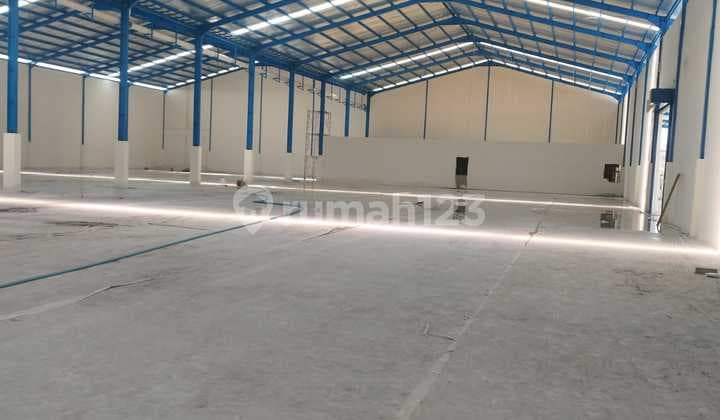 New Complete Warehouse with Loading Dock Near Krian Bypass.