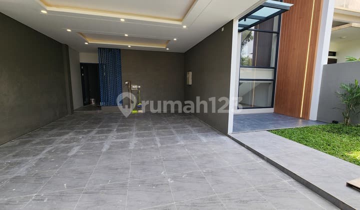 Rumah Baru 2 Lantai.pakai Lift Mewah Citraland Surabaya Barat