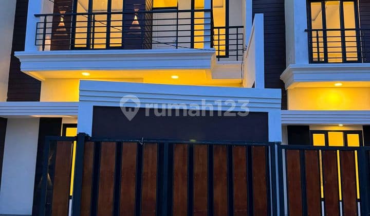 Rumah Baru 2.lantai.medokan.ayu Gunung Anyar