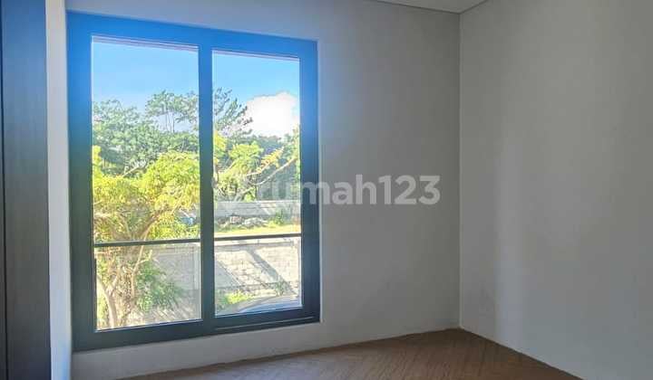 Rumah Baru 2.Lantai Siap Huni Gayungsari