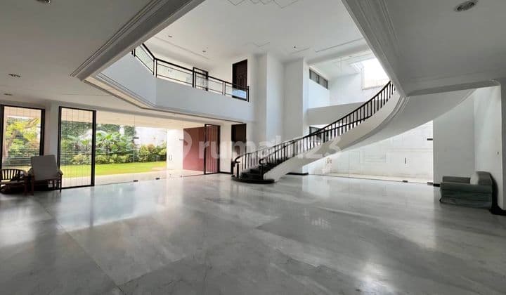 Commercial Building in Raya Kertajaya Suitable for Cafe, Office, Clinic.