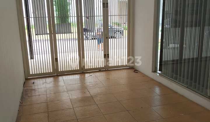 Pakuwon Indah Lariz Rental House, Ready to Occupied, 4 Bedrooms, West Surabaya.