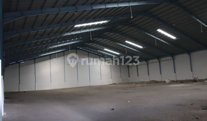 Gudang Siap Pakai Loading Dock Terpisah Romokalisari