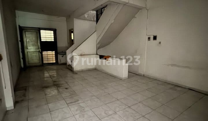 Ruko.komersial.raya Bukit Golf Surabaya Barat