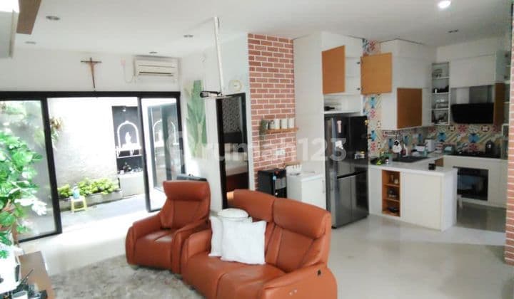Dijual Rumah Cantik Lokasi di Jl. Kencana, Cipete, Jakarta Selatan