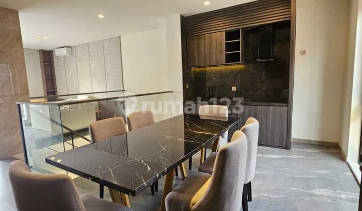 Dijual Rumah Mewah Lokasi Strategis di Permata Hijau, Jakarta Selatan