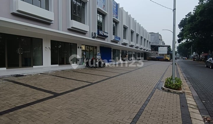 Ruko luas lokasi di pinggir jalan dan Free PPN