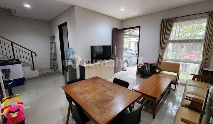 Disewakan & di Jual Rumah Nyaman dan Cantik di Bsd Pusat Kota