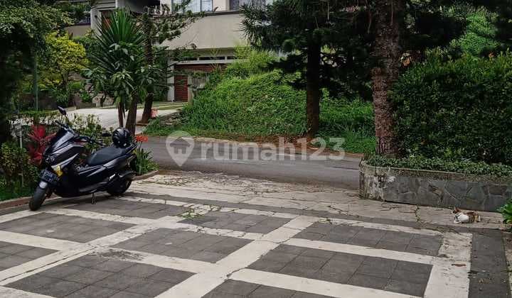 JUAL RUMAH MEWAH di KOMPLEK PERUMAHAN EKSKLUSIF: KLUSTER CEMARA DAGO RESORT BANDUNG UTARA.