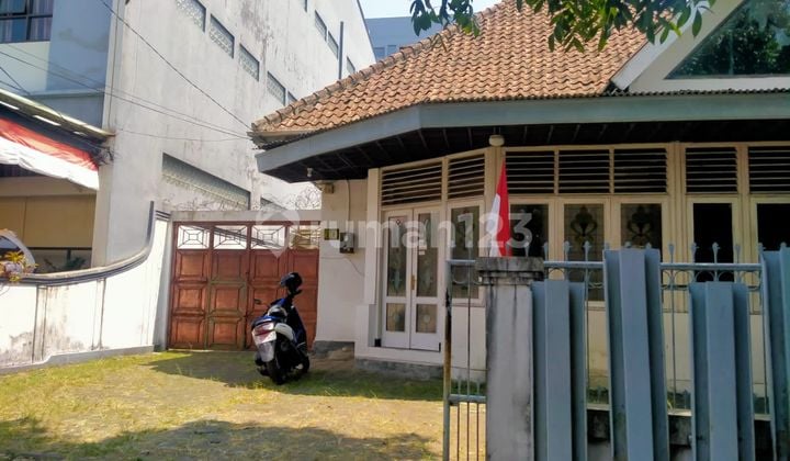 JUAL CEPAT RUMAH BANGUNAN TUA HITUNG TANAH PUSAT KOTA,JL, LENGKONG BESAR DEKAT ALUN-ALUN KOTA BANDUNG