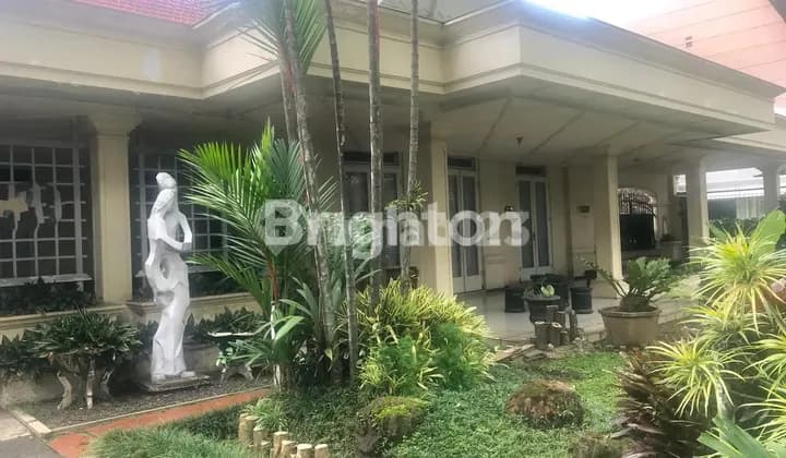 Ijen Axis Area House, Malang City