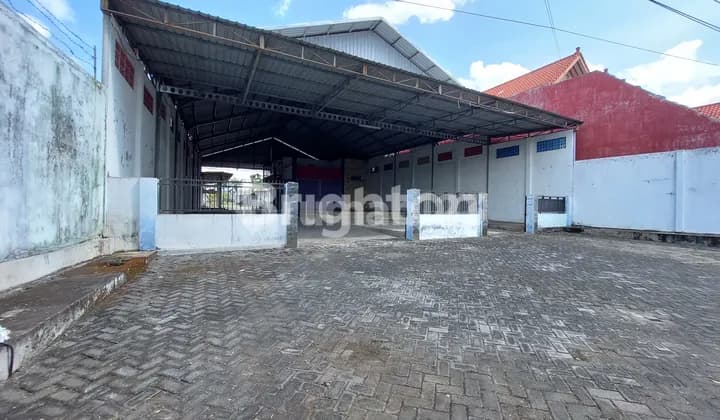 Spacious Strategic Warehouse Malang Batu Main Road Corridor