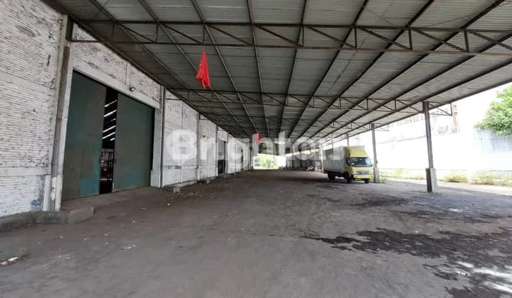 Gudang Luas Akses Container Dekat Pintu Toll Kota Malang