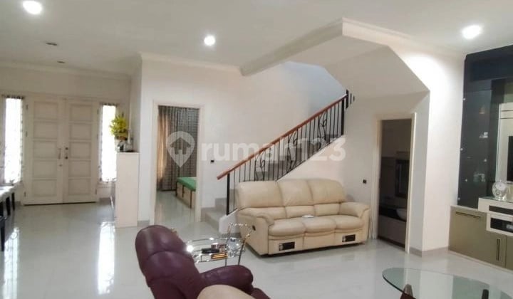 Dijual Rumah Bagus di Cluster Aquamarine PHG Sumarecon Gading Serpong