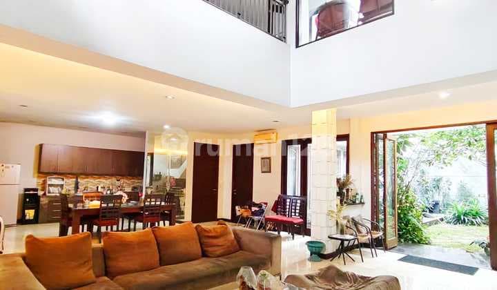 Strong Minimalist House with Space for a Swimming Pool ~ Comfortable Area in a Beautiful Cottage