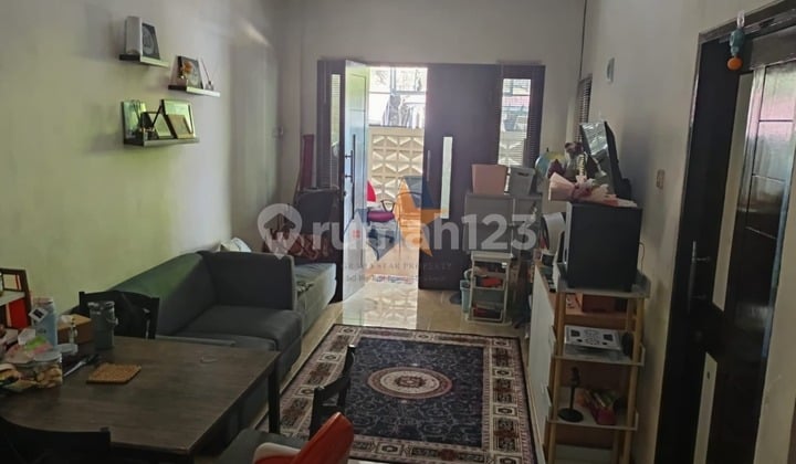 Dijual Rumah Siap Huni Selangkah ke Pasar Segar Graha Raya