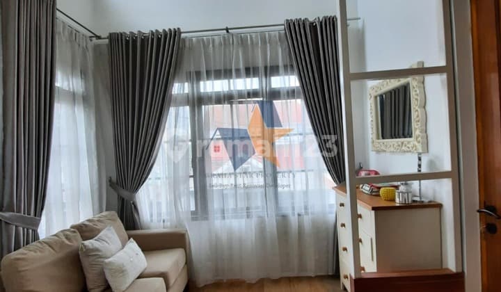 Dijual Rumah Cantik 3 Lantai Siap Huni Di Graha Raya Bintaro