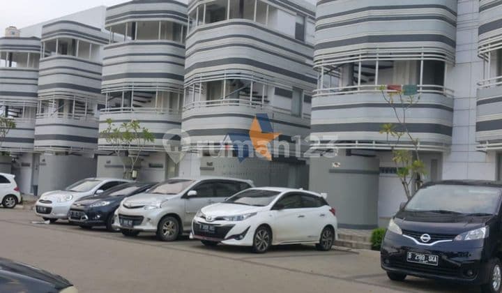 Rumah Kost 3 Lantai Semi Furnished Siap Huni Di Bsd