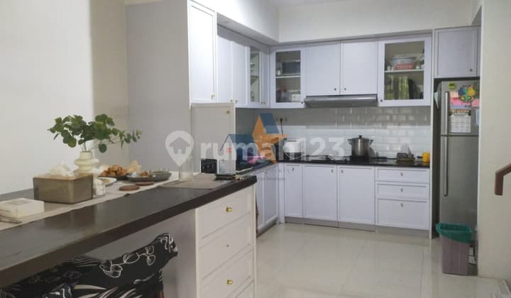 Quick Sale Move-In Ready House Hook Position in Graha Raya