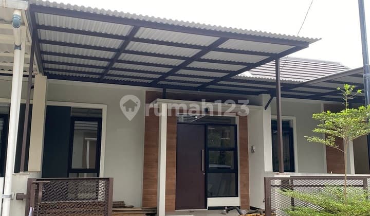 Rumah Minimalis Modern Keamanan 24 Jam di Taman Kopo Indah 2