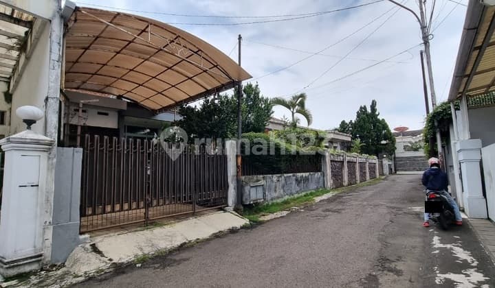 Rumah Nyaman Lokasi Strategis di Cipaganti