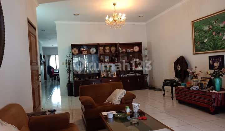 Rumah Berada Ditengah Kota di Dalem Kaum