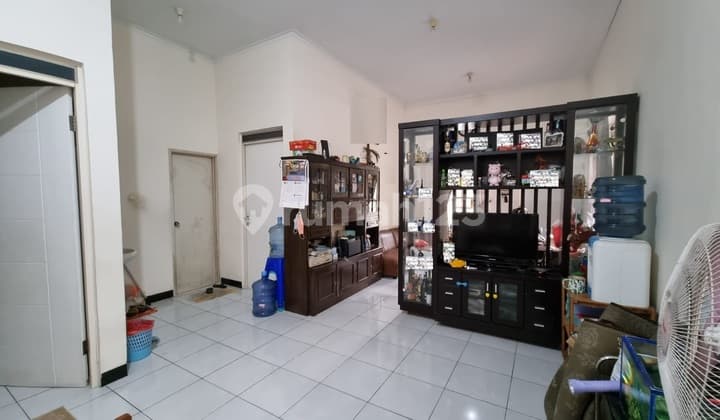 Rumah Posisi Hook Nyaman Dihuni di Taman Kopo Indah 2