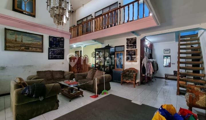 Rumah + Tanah Cocok Bangun Ulang Jadi Perumahan di Kopo Sayati