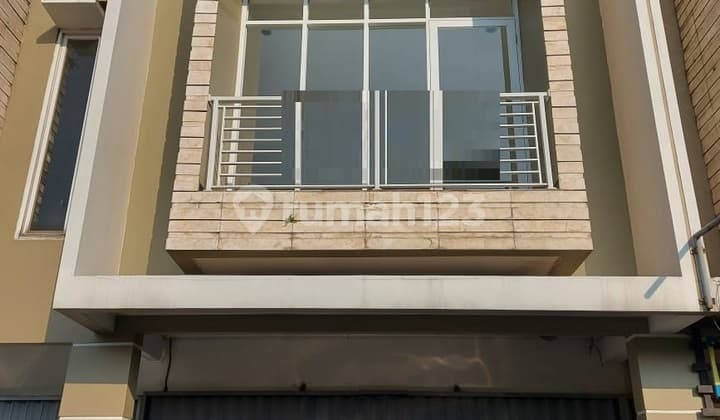 Ruko Akses Dekat ke Gerbang Tol di Taman Kopo Indah 5