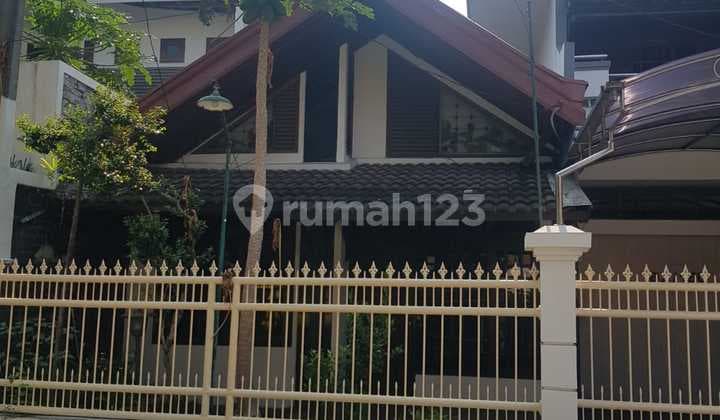 Rumah Siap Huni Cocok untuk Keluarga Besar di Taman Kopo Indah 1