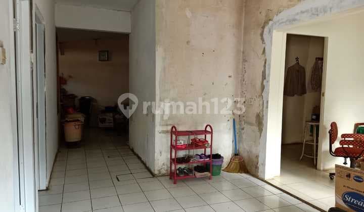 Rumah Dekat Lokasi Pusat Perbelanjaan di Nata Endah