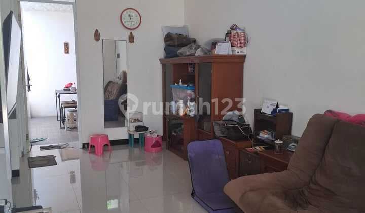 Rumah Second Rapi, Lokasi Nyaman dan Bebas Macet di Taman Kopo Indah 5