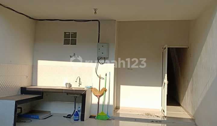 Ruko Strategis di Holis, Dekat Kawasan Industri