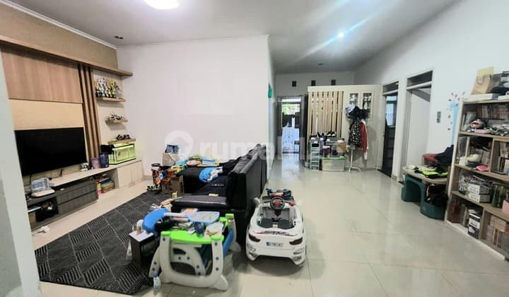 Rumah Terawat One Gate System di Taman Kopo Indah 3