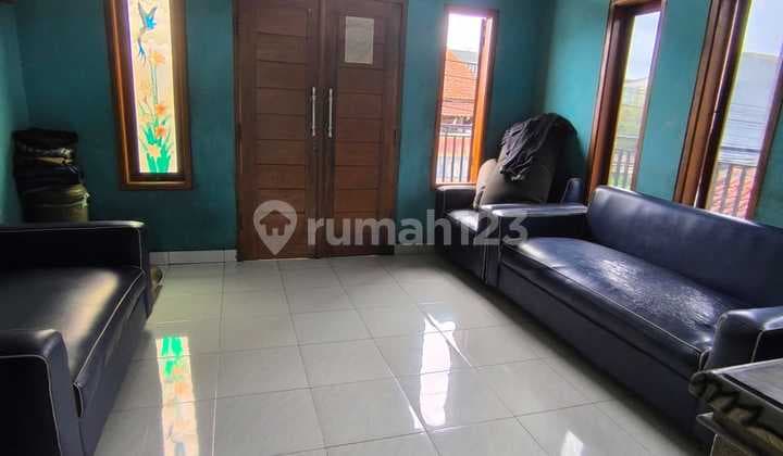 Shop House Suitable for Business and Residence in Sadang
