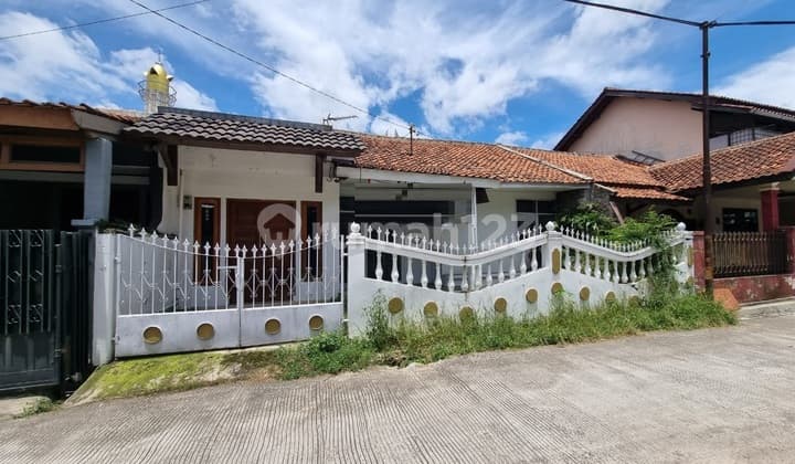 Rumah Lokasi Strategis Bebas Banjir di Taman Kopo Indah 1 bisa Disewakan