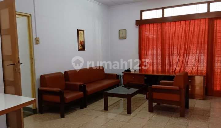 Well-Maintained House in a Quiet Area Located in the Center of Pajajaran City