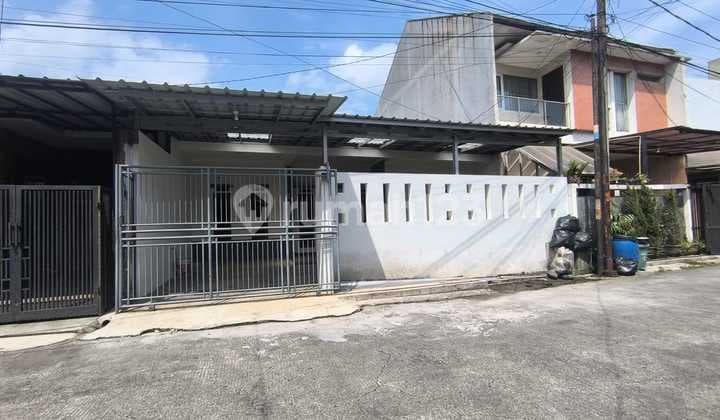 Rumah Lokasi Strategis Siap Huni di Taman Kopo Indah 2