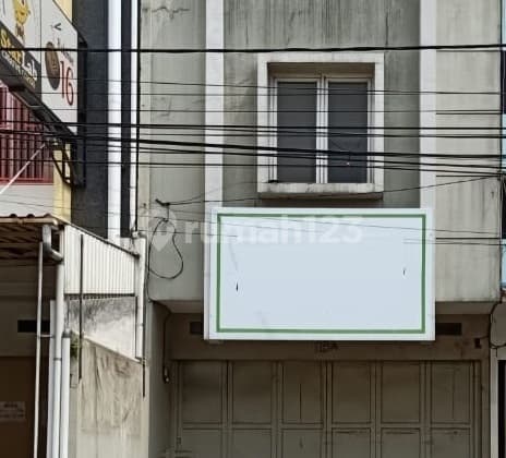 Ruko Berada di Jalan Utama Cocok untuk Usaha di Taman Kopo Indah 1