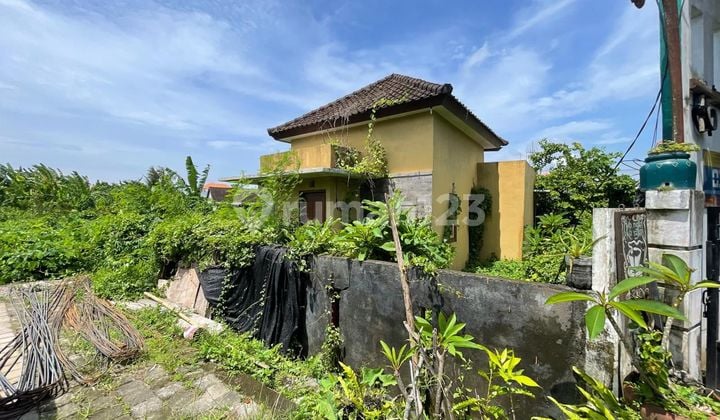 For Sale: 1-Story House Located at Jl Raya Abian Base, Dalung Village, North Kuta District.