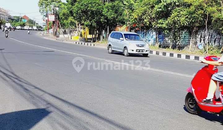Land 22.8 Are Gatsu Barat Main Road