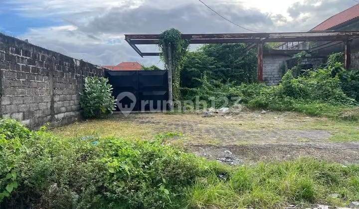 Land 4.48 Are located on Tukad Badung, Renon