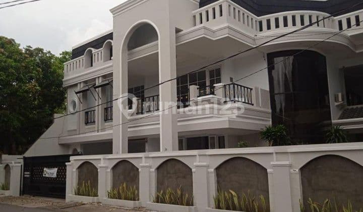 SHM 2 Floor Luxury House on Jl. Gatot Subroto I Gatsu Tengah