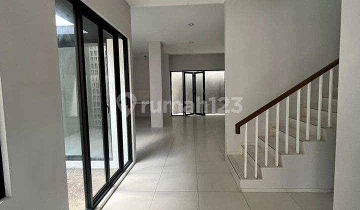 Rumah 2 Lantai Terawat di Cimahi, Akses Mudah & Lingkungan Nyaman