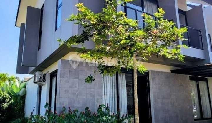 Modern Corner New House in the Premium Area of Parahyangan New Town