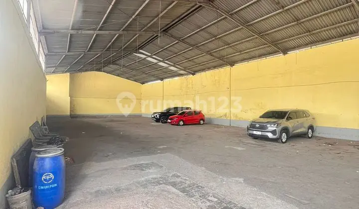 Strategic Multifunctional Building For Rent in Cimahi, Suitable For Various Business Needs