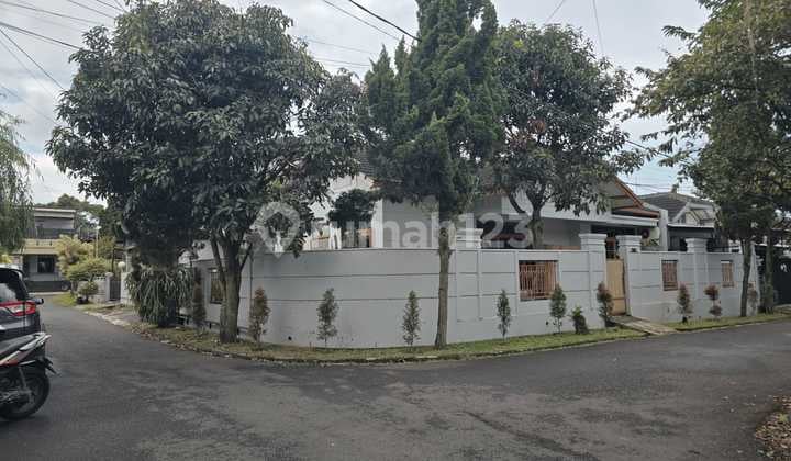 Dijual Rumah Asri Dalam Komplek Siap Huni, Lokasi Strategis di Cimahi Utara