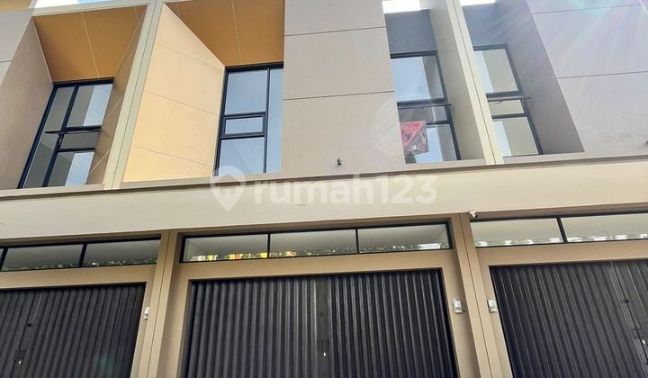 Strategic 2-Story Shop House in Cimahi, Suitable for Various Types of Businesses