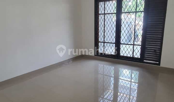 Rumah Siap Huni di Sarijadi – Lingkungan Nyaman, Ada Taman Depan Belakang