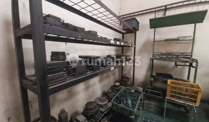 Pabrik 600.0 m² Furnished SHM di Jl. Setu, Bekasi